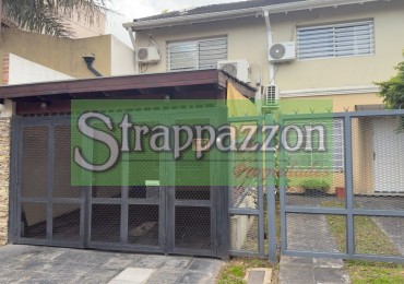 Casa Triplex en Venta en Ciudad Evita, Circ. 4° Secc. 2°.